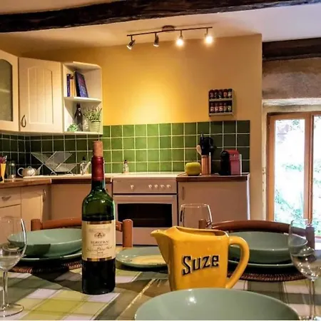 Vakantiehuis La Fermette, Le Banquet Aux Eyzies